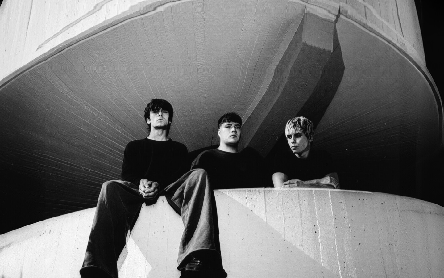 Hintergrund-Künstlerfoto VAN HOLZEN