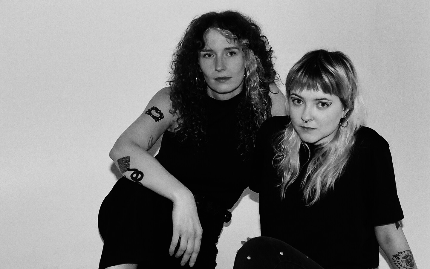 Hintergrund-Künstlerfoto CAVA